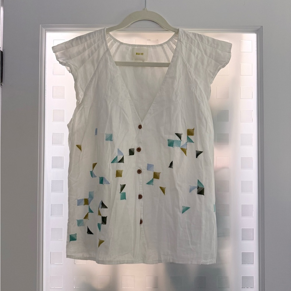 Maeve White Embroidered V-Neck Button Front Top